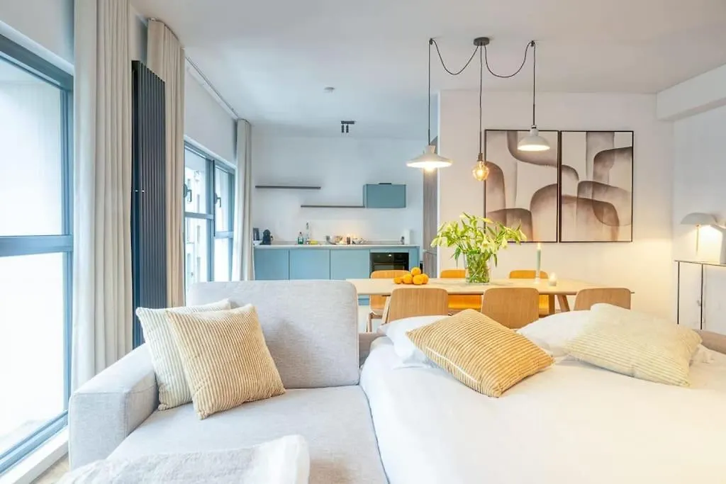 Apartment Ample 2-Br Apt In Antwerp