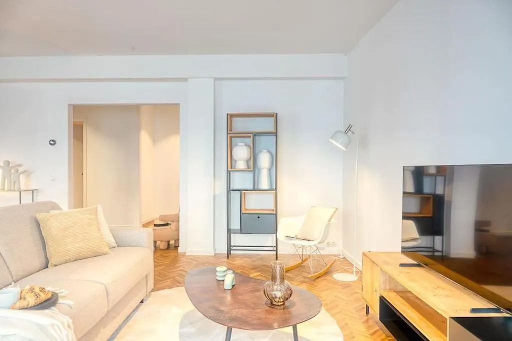 Ample 2-Br Apt In Antwerp Belgium